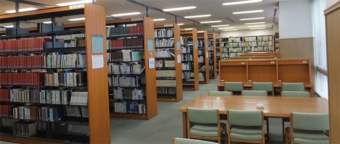 宇都宮短期大学図書館
